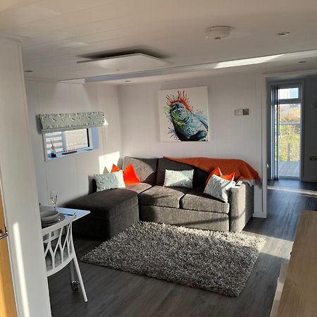 Seas The Day - Self Catering Lodge North Uist Paible Bagian luar foto