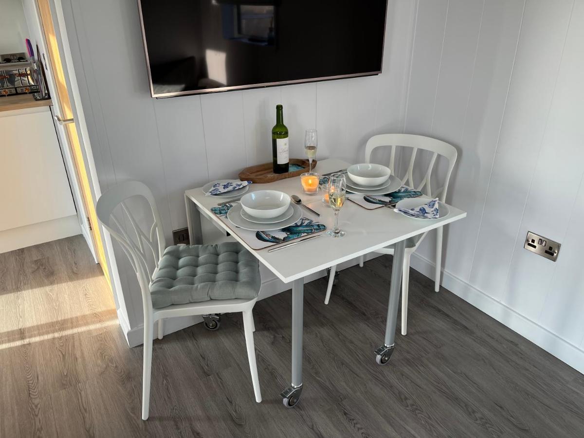 Seas The Day - Self Catering Lodge North Uist Paible Bagian luar foto