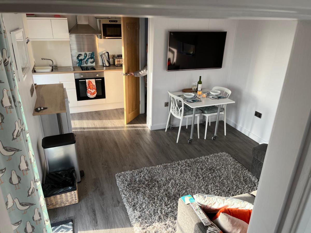 Seas The Day - Self Catering Lodge North Uist Paible Bagian luar foto