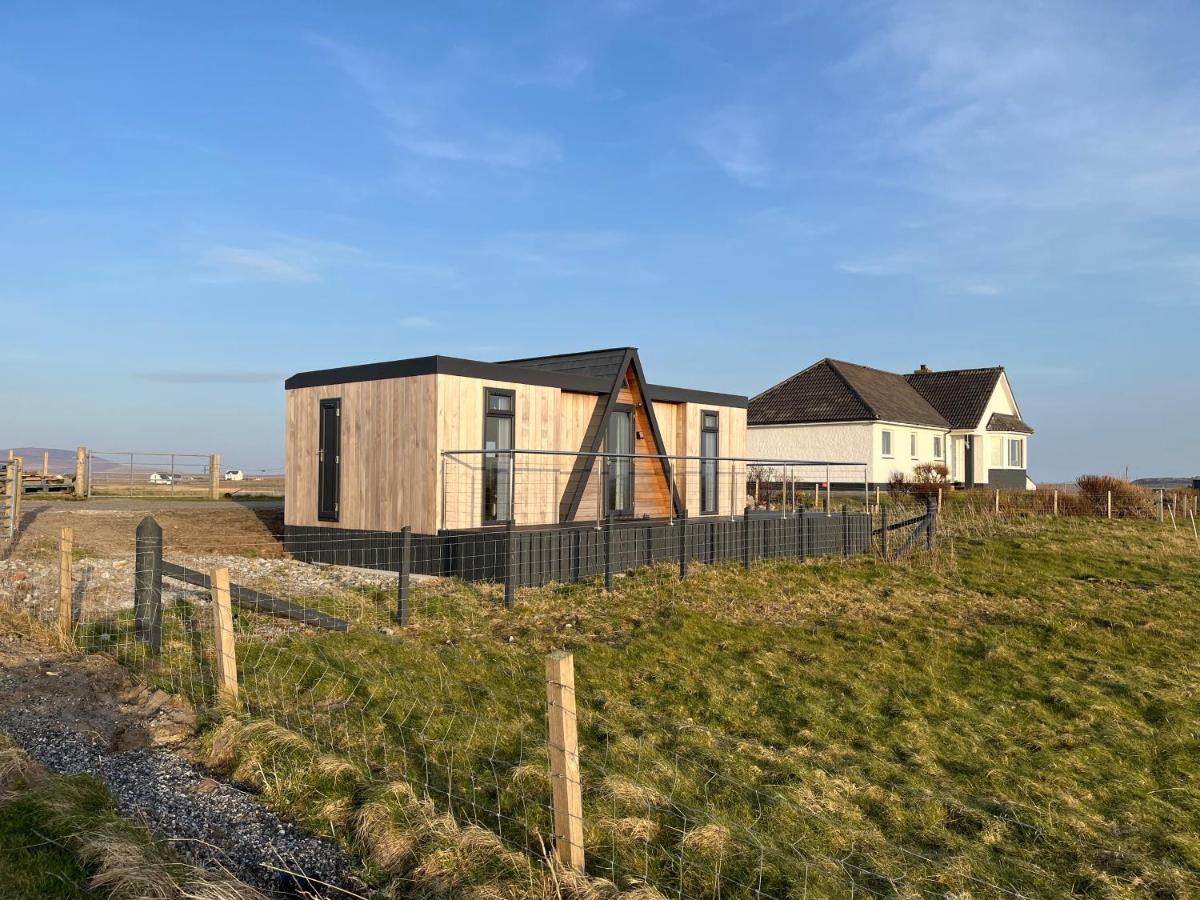 Seas The Day - Self Catering Lodge North Uist Paible Bagian luar foto