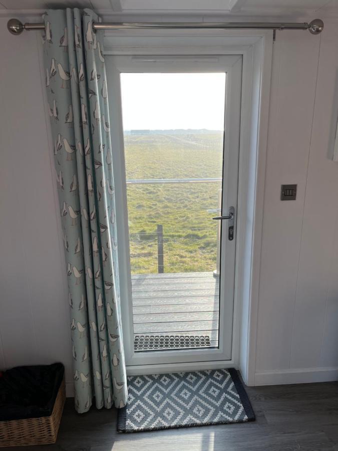 Seas The Day - Self Catering Lodge North Uist Paible Bagian luar foto